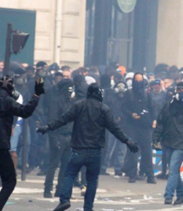 Macron assessed the consequences of mass protests in France, and called for negotiations with activists - The president, Emmanuel Macron, , Marine Le Pen, Longpost