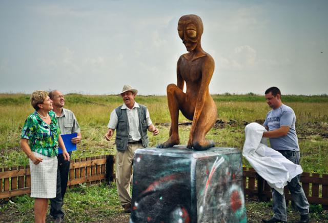 Monument to an alien, Perm Territory - Monument, Aliens, , UFO, Saw cut