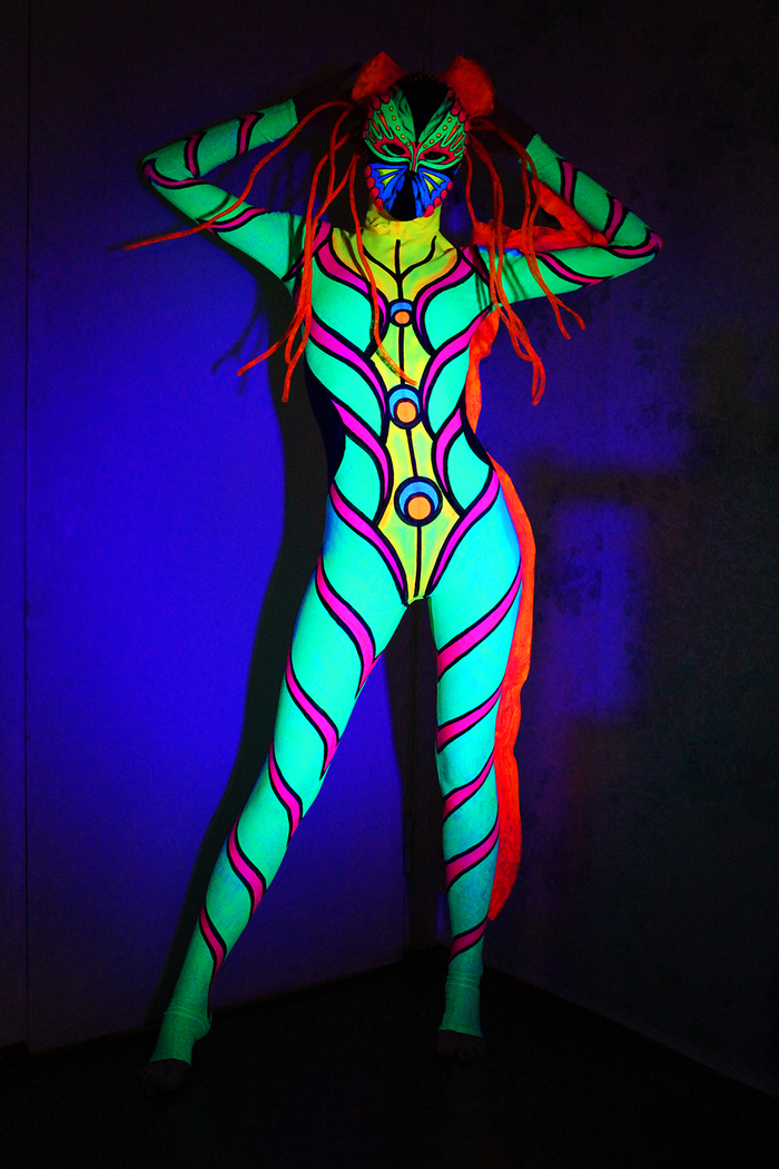 Character for the light show freak butterfly. Acrylic painting, glows in UV. - My, Costume, Ultraviolet, Overalls, Mask, Butterfly, Fluorescence, Paints, Acrylic, Longpost