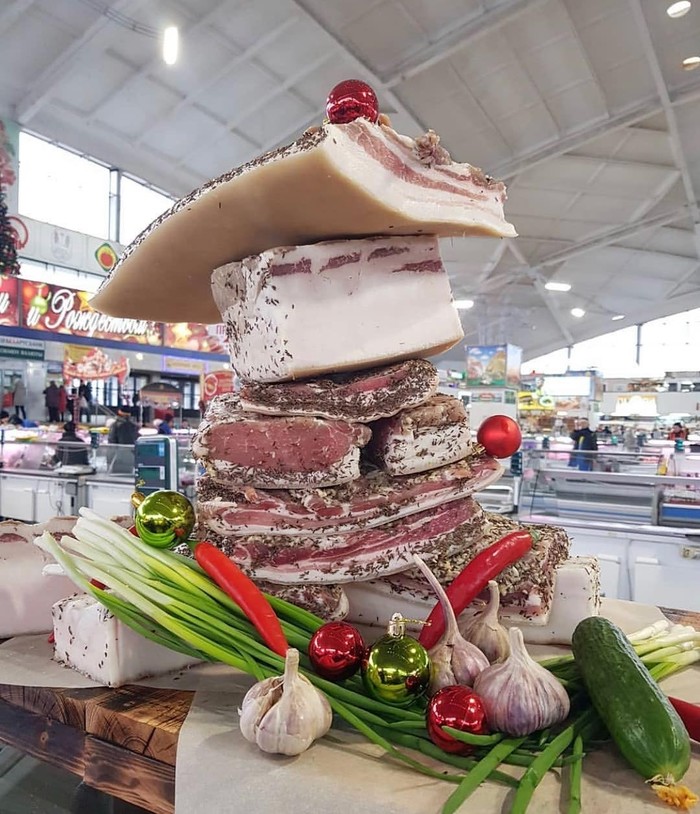 The holiday comes to us - Salo, Market, Christmas tree, New Year, Minsk, Republic of Belarus