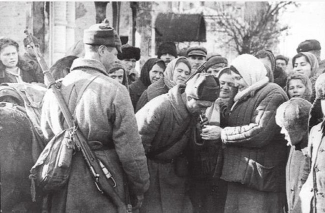 Residents of the liberated Krasnodar meet units of the 46th Army. - The Great Patriotic War, Krasnodar, Sa, Historical photo