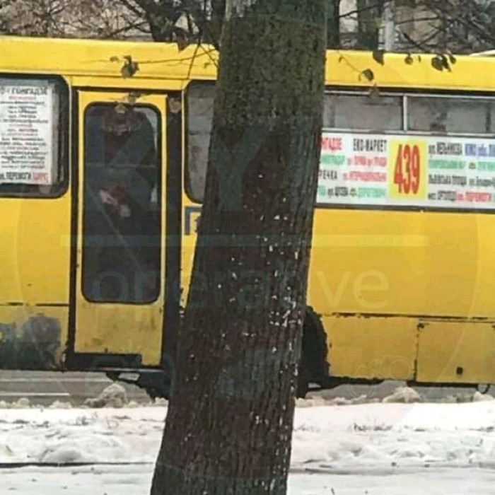 How does the driver of the minibus cope with the need - Minibus, Driver, Toilet, Shame, Public transport, Kiev