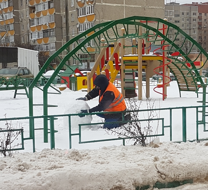 Снеговикам все возрасты покорны - Моё, Зима, Дворник, Снеговик