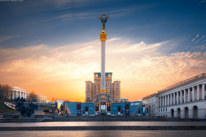 Kiev. - My, The photo, Kiev, Square, Architecture, Symmetry, dawn, Deserted, Capital