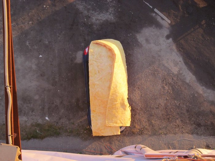 Утепление автомобиля методом промышленного альпинизма