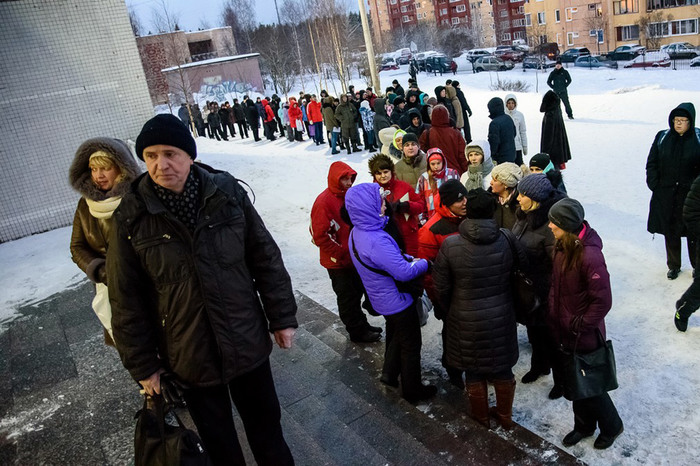 There are not enough schools in Petrozavodsk, parents are on duty in the cold in queues a few weeks before the recording starts! - Education, No money, Children, School, Petrozavodsk, Parents, Longpost, Negative