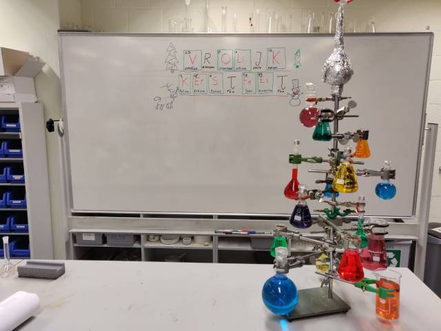 Christmas tree from chemists - Artificial Christmas tree, Tripod, Flask, What they just don't come up with, Chemists joke