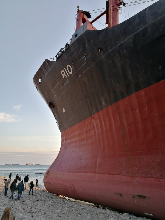 A ship washed ashore near Kabardinka - My, Shallow, Ship, Kabardinka, Longpost