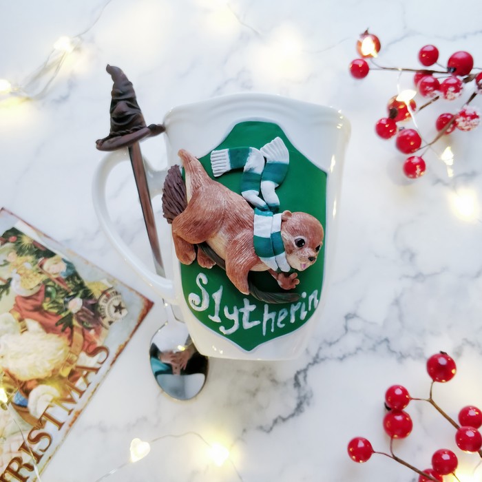 Выдра на кружке)