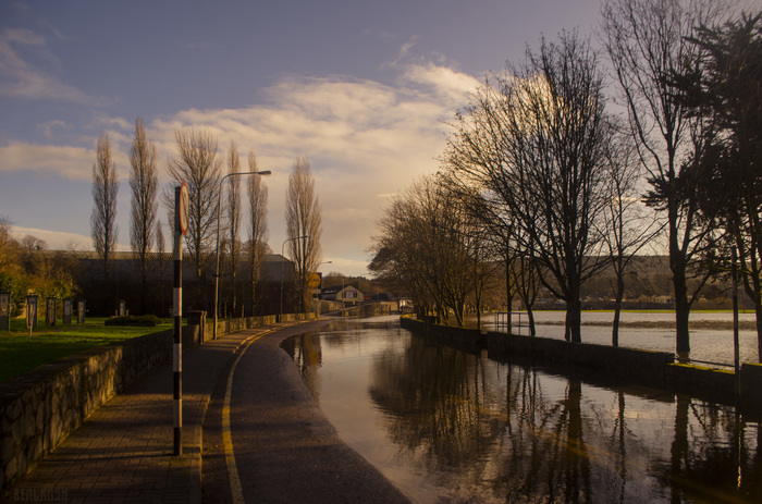 Flooding in Ireland - My, Ireland, Flood, Lidl, Mallow, The photo, River, Morning, Road