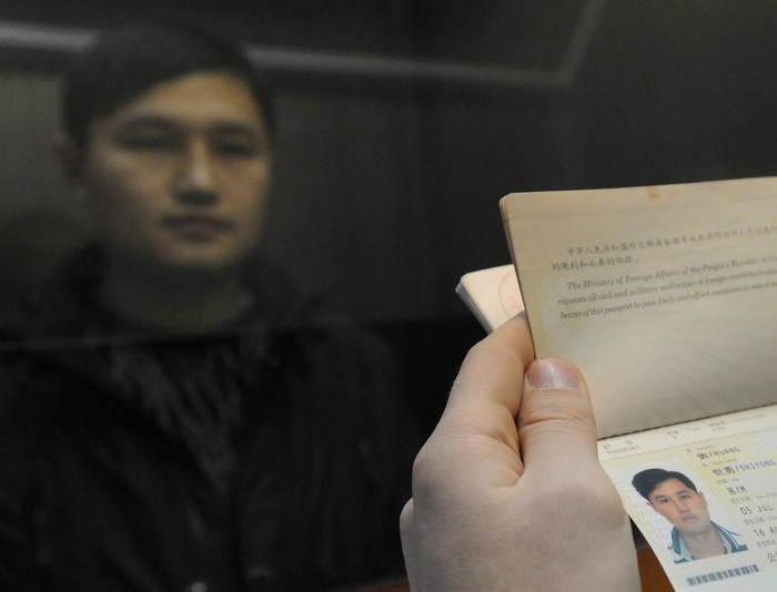 Суд оштрафовал китайца, переплывшего Амур, чтобы найти в России работу Китайцы, Дальний Восток, Работа, Штраф