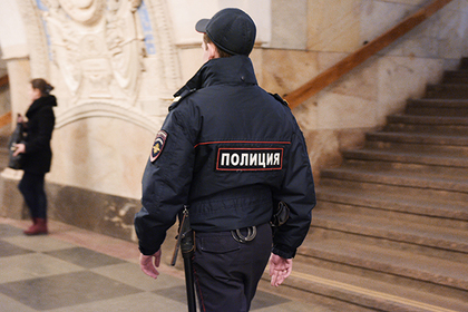 Пассажиры избили полицейского в московском метро . Новости, Москва, Полиция, Негатив