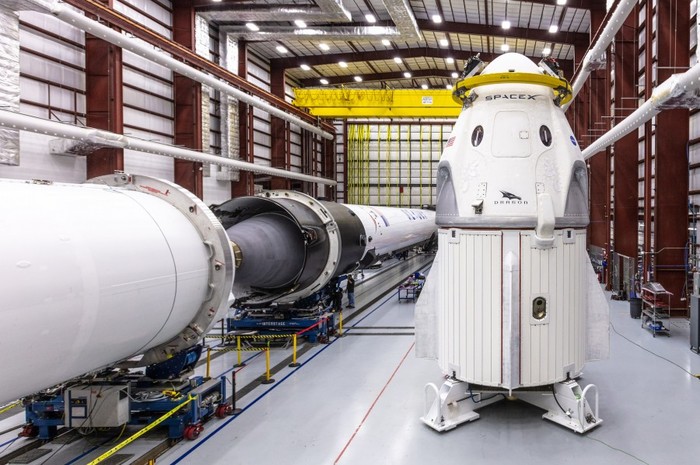 SpaceX показала Dragon 2 на мысе Канаверал Космос, SpaceX, Показ, Dragon 2, Мыс, Мыс Канаверал, Длиннопост