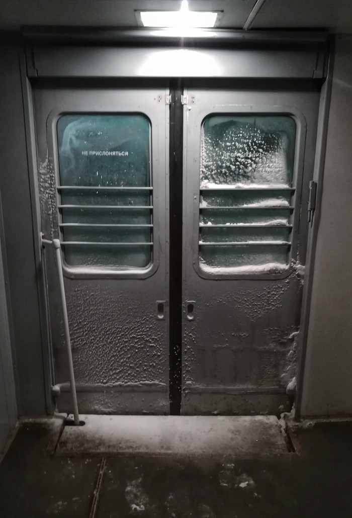 The Day After Tomorrow on a commuter train - My, Winter, Day after tomorrow, Ice, Door, Train