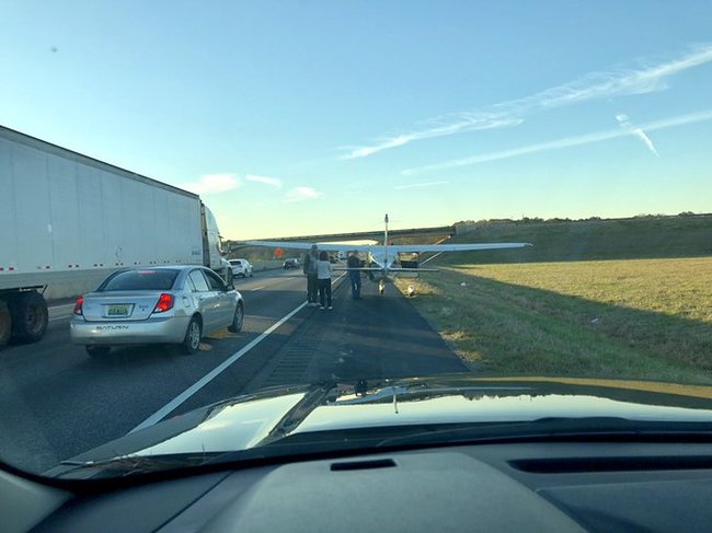 Student pilot makes emergency landing on highway to pee - Airplane, Emergency landing, To urinate, USA, Alabama, Highway, Video, Longpost, Urination