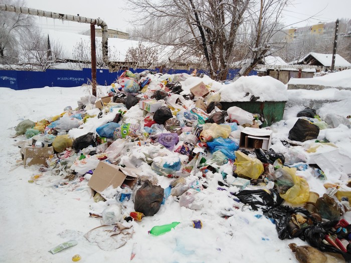 Garbage collection in Saratov 3. 01.2019 - Garbage, My, Longpost, Sarcasm