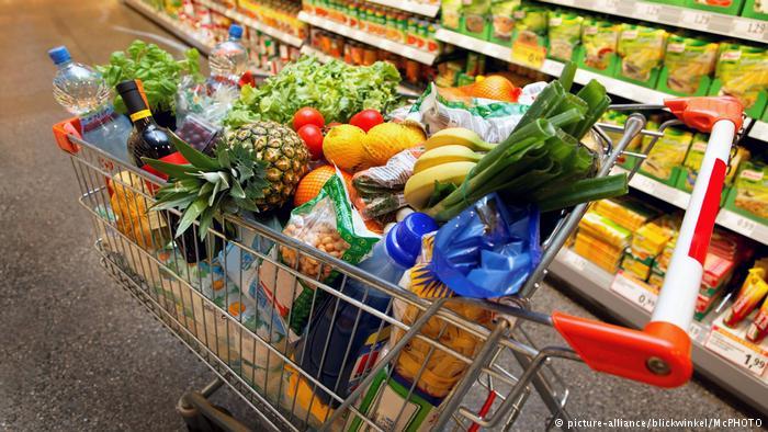 Supermarkets in the Czech Republic will give food to the needy - Society, Czech, Supermarket, Products, Court, Need, Deutsche Welle, Is free