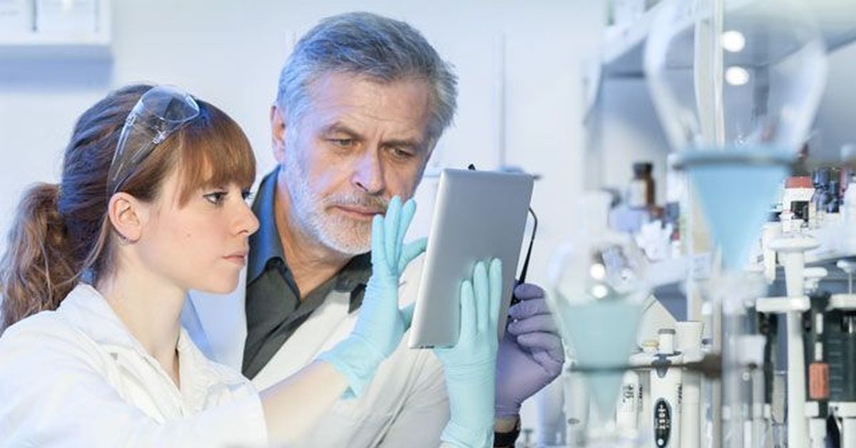 Ученые открыли портал. Пасха наша христос заклан за нас. Ученый фото. Современные ученые инфектологии. Христос воскрес протестантские.