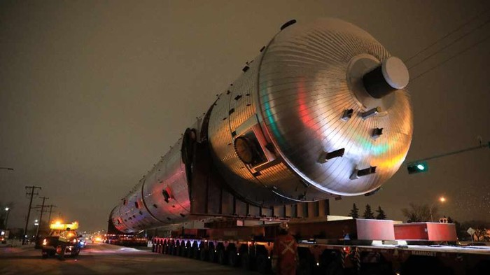 A huge pipe was transported through the city in the USA - States, Big size, Big, USA, Video