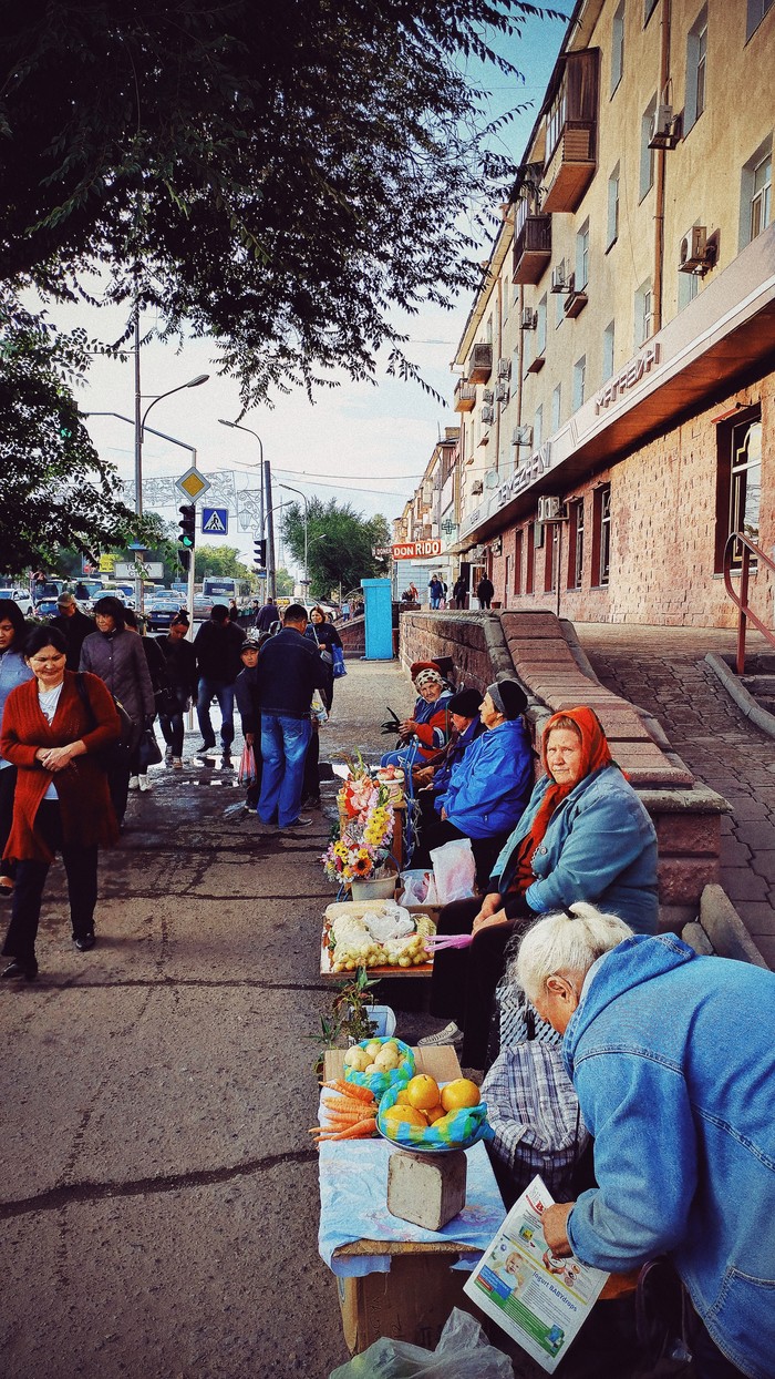 This is life in retirement - My, Karaganda, Grandmother, Pension, Trade, The photo, Kazakhstan