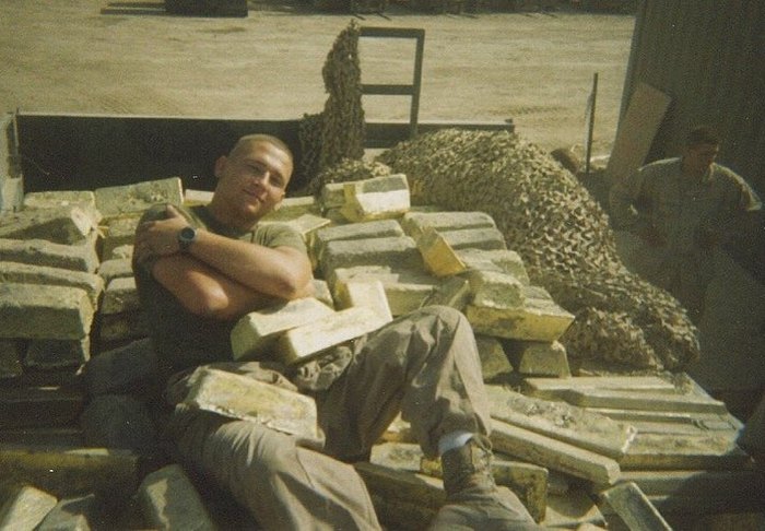 Overnight, tons of gold went into exile in one way or another Iraq, 2003. - America, Iraq, Story