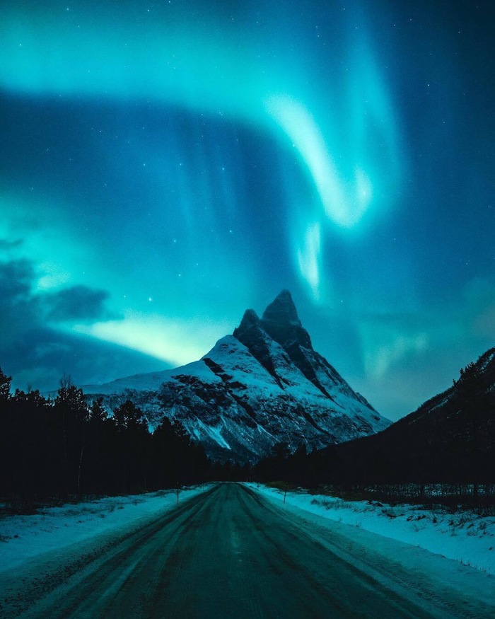 northern Lights - Polar Lights, Road, Winter, The mountains, The photo