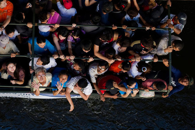 How resourceful Thais swim in flooded Bangkok - Bangkok, The photo, Потоп, Longpost