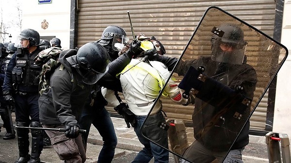 Remy Meisner: About the effectiveness of the French protests. - Remy Meissner, Yellow vests, France, Strike, Class struggle, Capitalism, Protest actions, Video, Marxism, Longpost