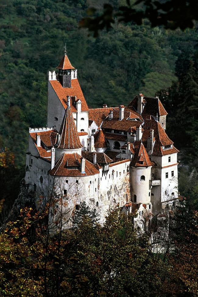 Castle of Count Dracula. - Lock, Transylvania, Longpost