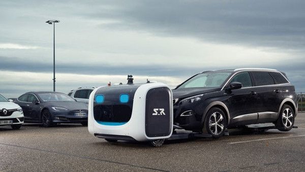 Autonomous parking robot named Stan arrives at Gatwick Airport - Society, The airport, London, Robot, Stan, Parking, , Great Britain, Video, Longpost