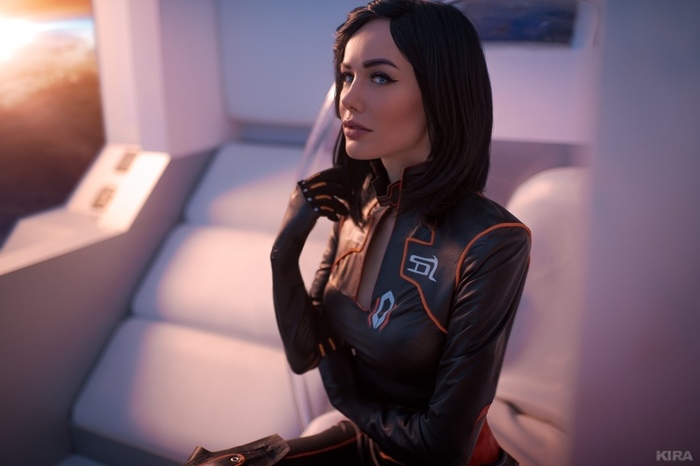 CosplayMiranda Lawson (Mass Effect 2) [Maria Hanna]  , Mass Effect, , Maria Hanna, 