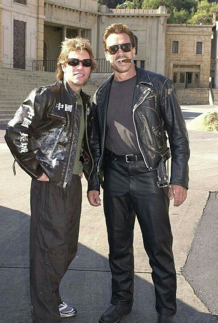 On the set of the video clip Say It Isn't So - Arnold Schwarzenegger, Bon jovi, Jon Bon Jovi, Sport, Rock, Music, GIF, Cigar