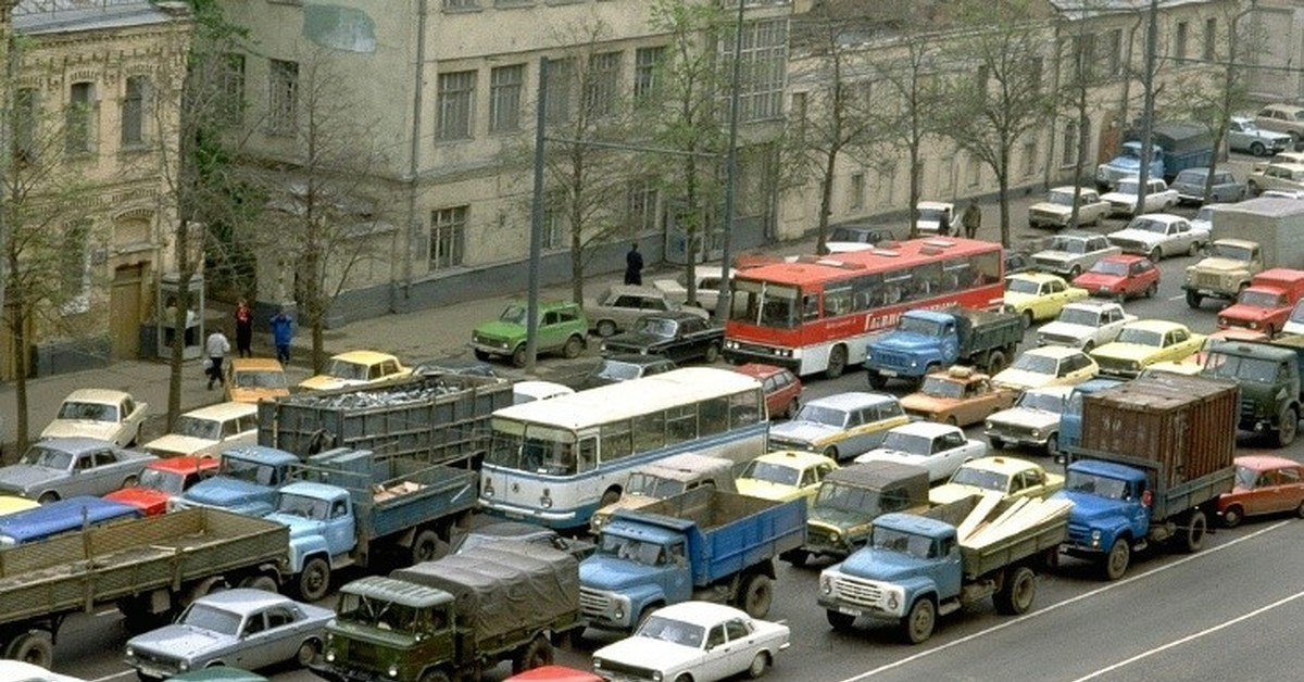 Москва 1989 г. Москва 1989 год. Москва 80-е пробка. Московская пробка СССР 1989. Пробки СССР.