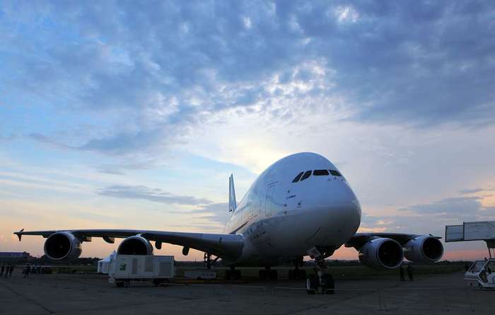 Airbus        2021  Airbus a380, ,  , , , 