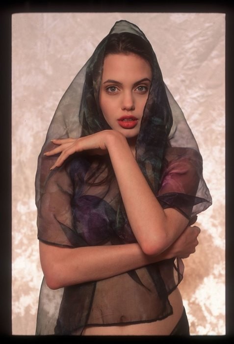 And here she is only sixteen... - Angelina Jolie, beauty, Youth, Longpost