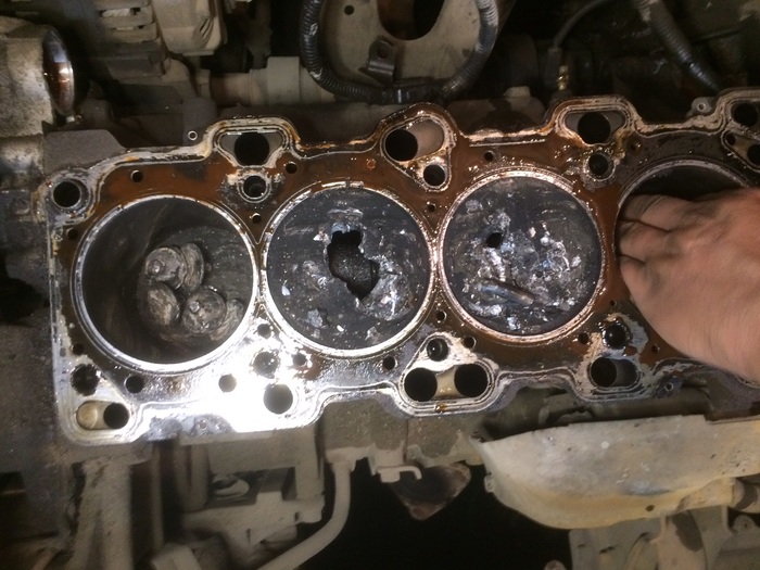 The consequences of a broken timing belt - My, Car service, Timing belt, Piston