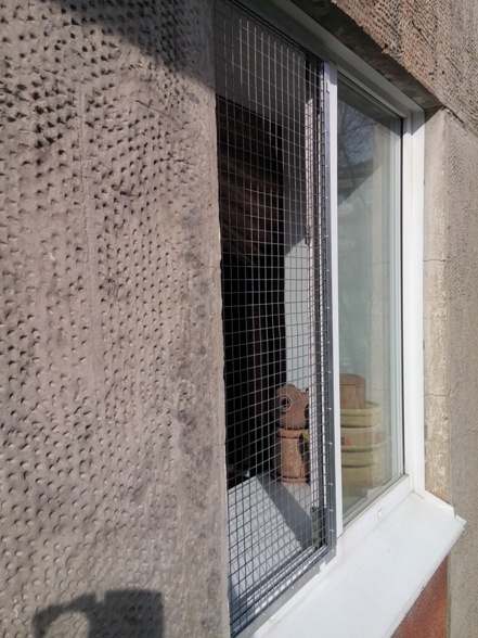 Mesh - anti-cat on the window for a cat - heavyweight - My, cat, Anti-cat, , Longpost