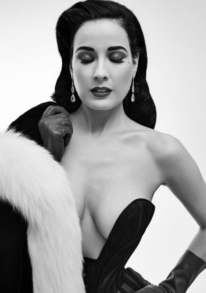 Dita Von Teese королева бурлеска - NSFW, Dita Von Teese, Бурлеск, Эротика, Красота, Брюнетка, Гифка, Картинки, Длиннопост