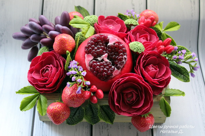 Composition with pomegranate and grapes - My, Лепка, Hobby, Grape, Strawberry, Ranunculus, Strawberry (plant)