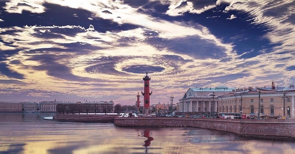 Спб без. Санкт-Петербург небо. Небо Питера. Мистический Петербург. Утро в Питере весной.