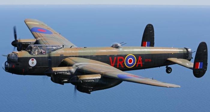 Avro Lancaster.  .   , , ,  , 