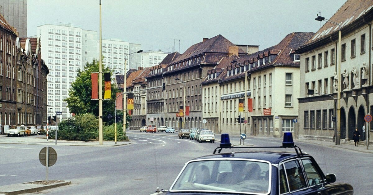 Гдр фотографии. ГДР 2000. ГДР 1984. Штази ГДР. Германская Демократическая Республика (ГДР).