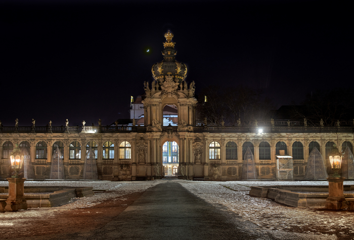 Moon over the entrance gate in the Zwinger - My, Germany, Winter, Night, Architecture, The photo