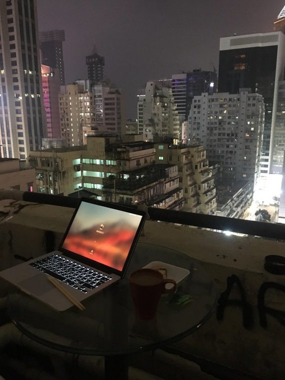 I found a table on one of the rooftops in Hong Kong. Why not work - My, Asia, Hong Kong, Apple, Macbook