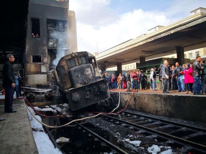 Train crashes into platform in Egypt - Egypt, Cairo, A train, Crash, Victim, Negative