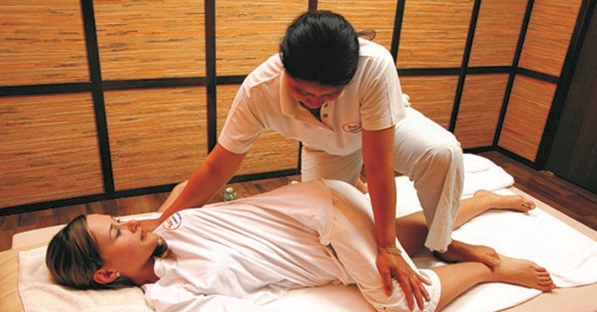 Angel massage. Тайский массаж. Японский тайский массаж. Тайский массаж фото. Тайский массаж техника выполнения.