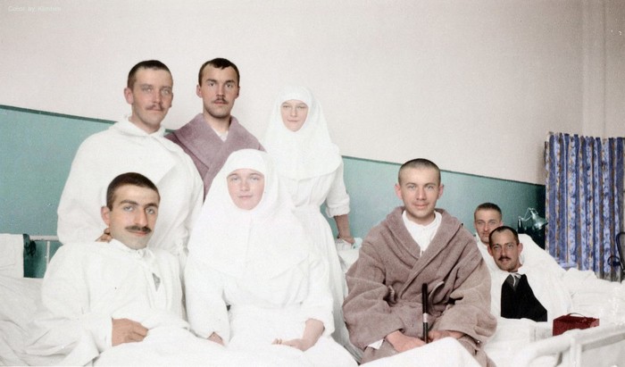 курица не птица прапорщик не офицер. 1551381025175349373. курица не птица прапорщик не офицер фото. курица не птица прапорщик не офицер-1551381025175349373. картинка курица не птица прапорщик не офицер. картинка 1551381025175349373. Первого января 1972 года в Советской армии был введён институт прапорщиков. Вскоре после этого события в среде военных появились афоризмы: «Прапорщик – новая шахматная фигура. Идёт куда хочет, берёт что хочет и сбить нельзя», а также «Курица не птица, баба не человек, прапорщик не офицер».
