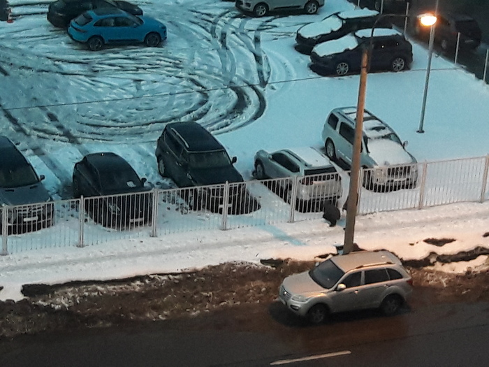 10 minutes I watched from it how the girls are digging in the snow. - My, Bookmarks, Saint Petersburg, Police Department, Video, Longpost