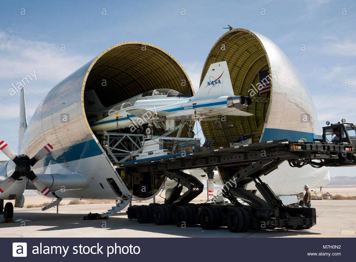 Boeing-377SG (Aero Spacelines Super Guppy)."Беременная гуппи" из НАСА. Американские самолеты, Транспортная авиация, Супер гуппи, Длиннопост