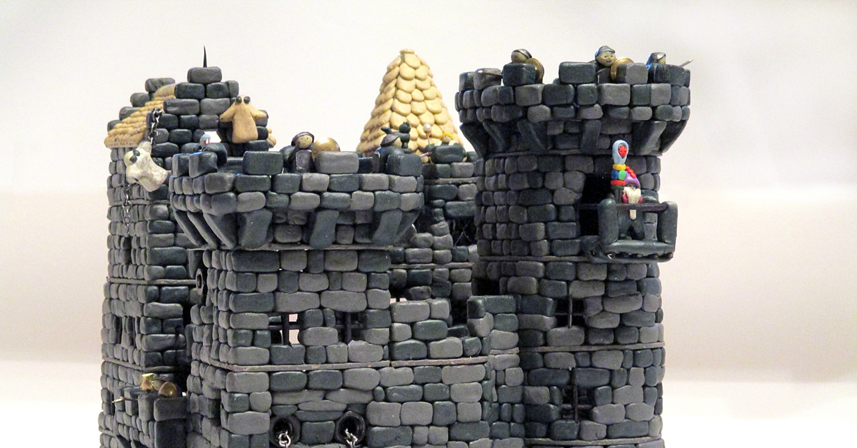 Ворота из пластилина. Замок из пластилина. Замок из подручных материалов. Пластилиновые крепости. Средневековый замок из пластилина.